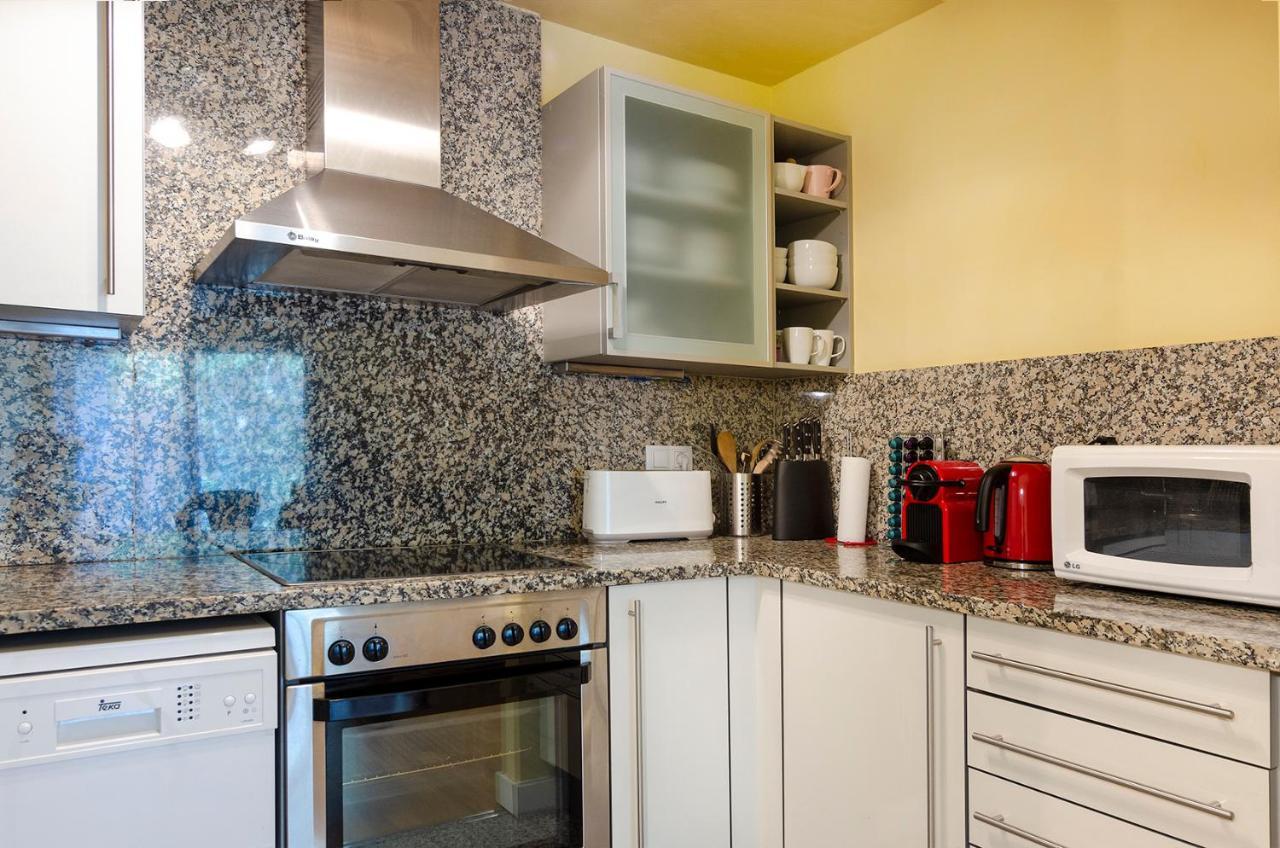 Devesa Park Apartment With Private Parking ชีโรนา ภายนอก รูปภาพ