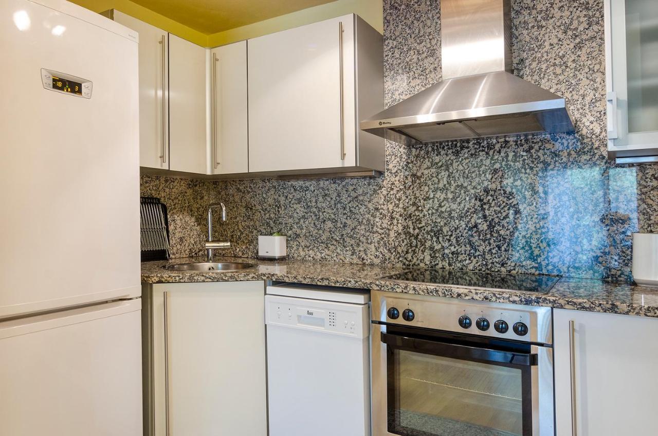Devesa Park Apartment With Private Parking ชีโรนา ภายนอก รูปภาพ