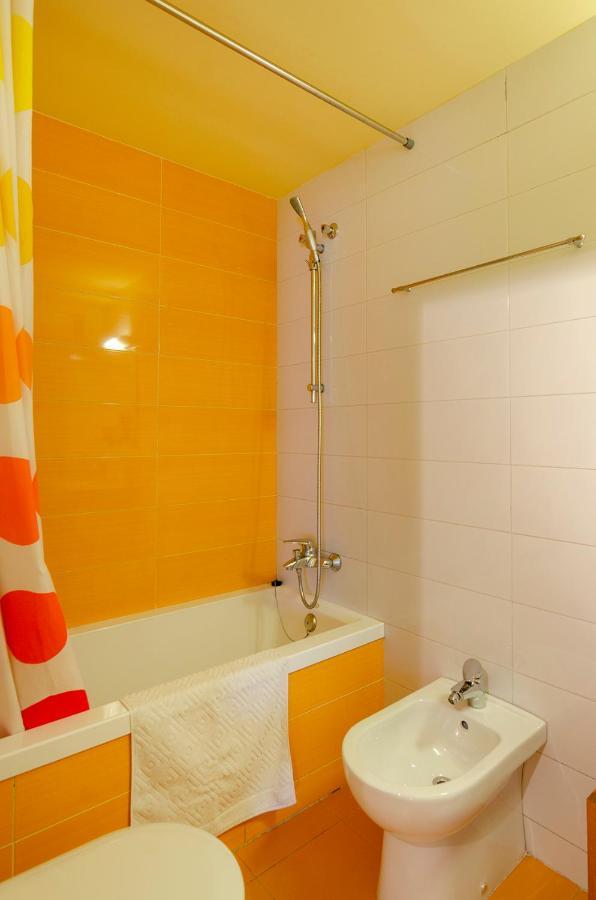 Devesa Park Apartment With Private Parking ชีโรนา ภายนอก รูปภาพ